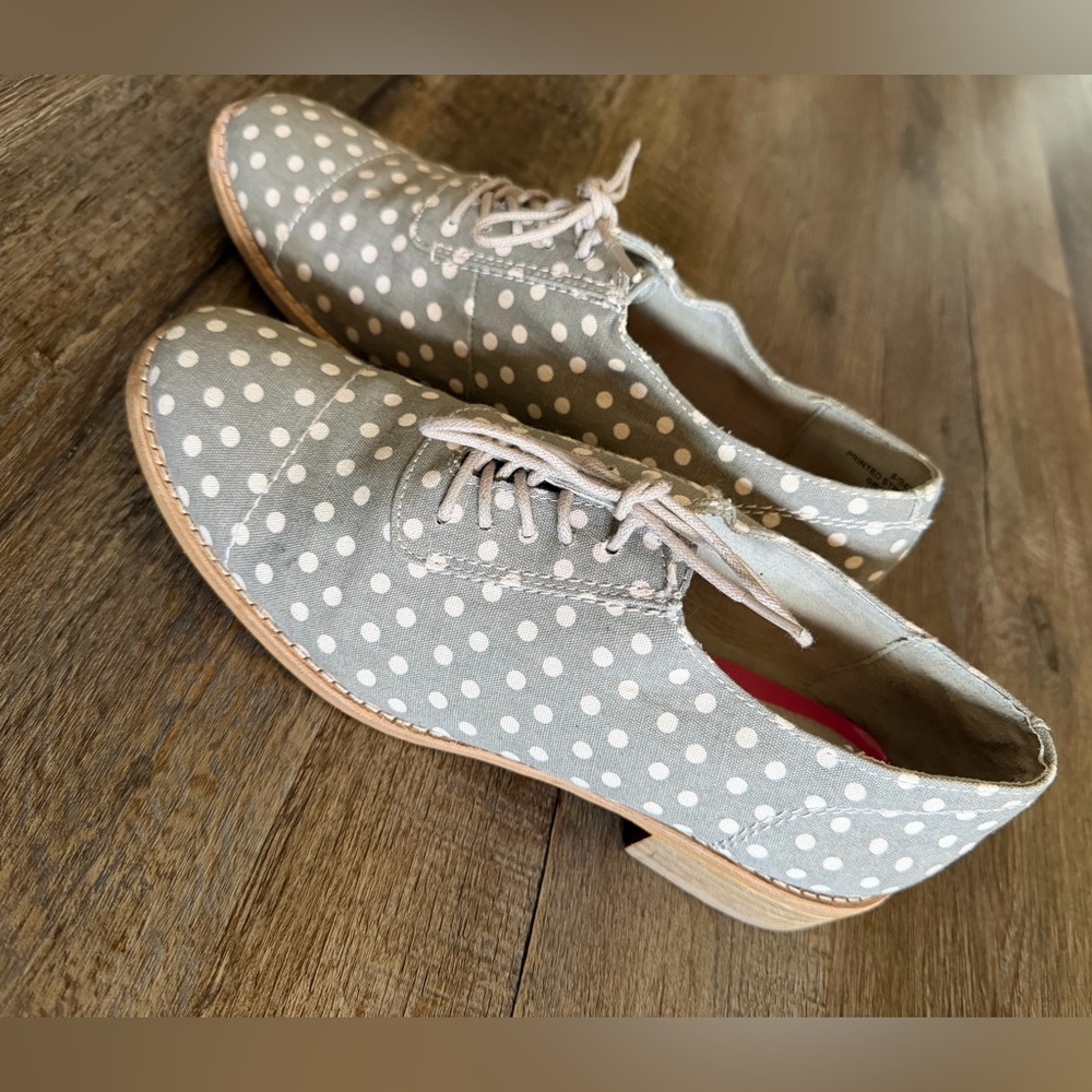 GAP Gray Polka Dot Lace-Up Oxfords